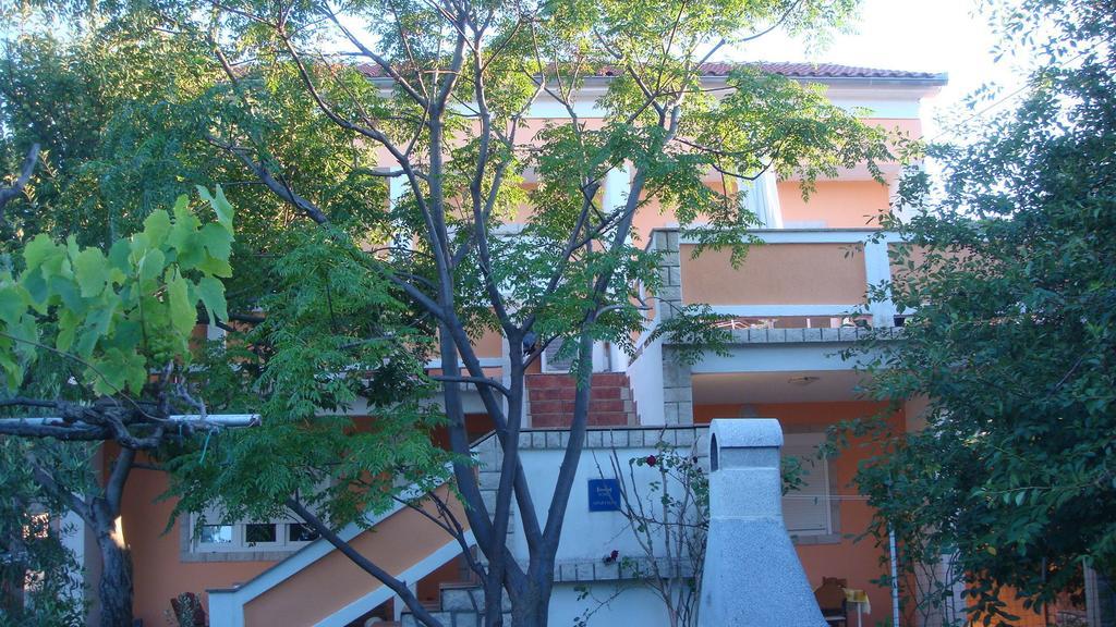 Apartments Valentino Supetarska Draga Exterior foto